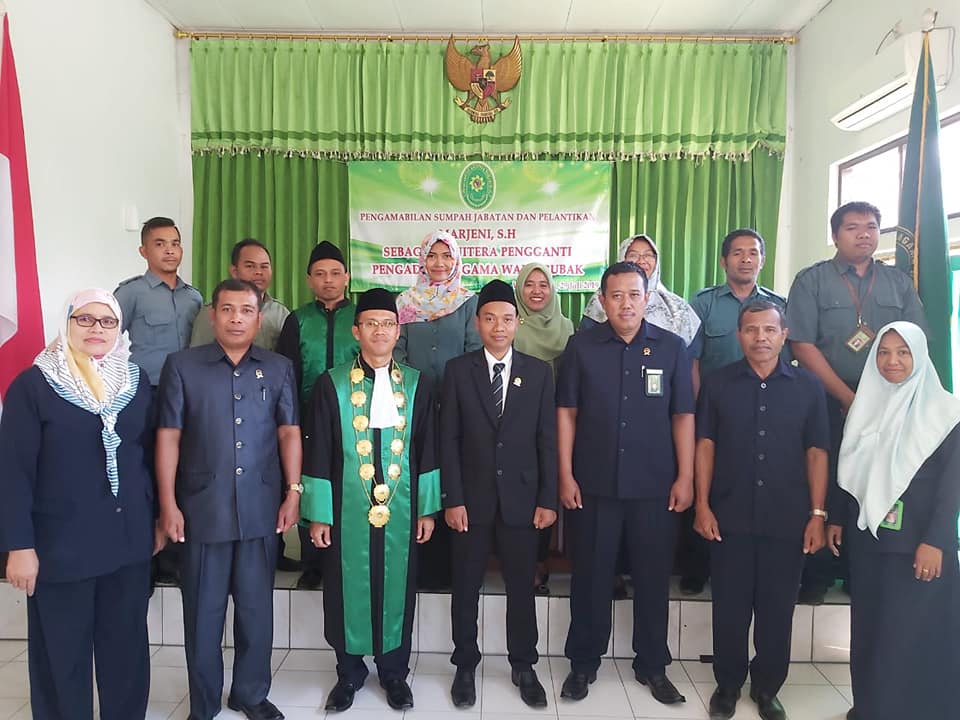 PELANTIKAN PANITERA PENGGANTI PENGADILAN AGAMA WAIKABUBAK