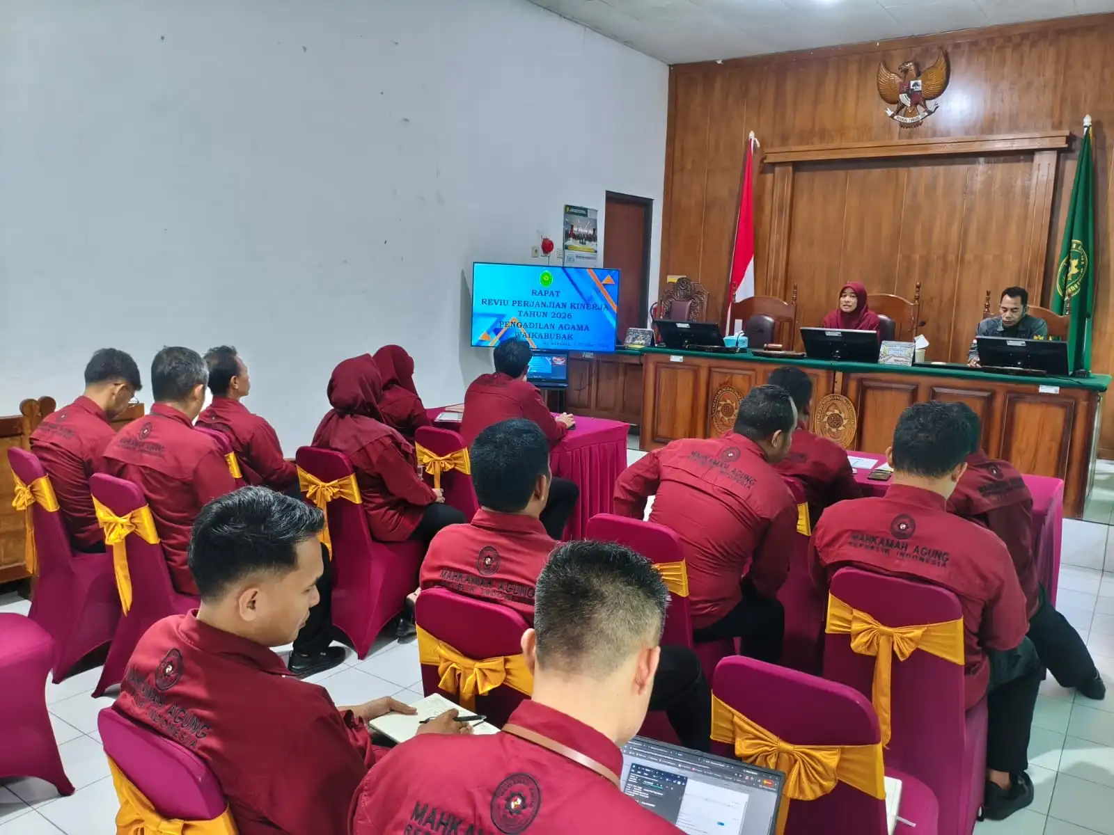 Perkuat Akuntabilitas Organisasi, PA Waikabubak Gelar Rapat Penetapan Reviu PK Tahun 2026