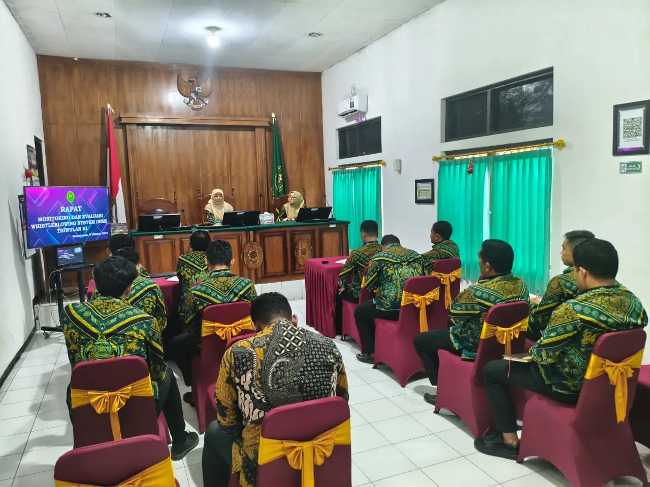 Perkuat Keterbukaan Informasi Publik, PA Waikabubak Gelar Rapat Monev PPID Triwulan III Tahun 2026